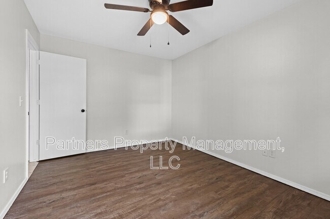 Building Photo - 3520 W Olive St