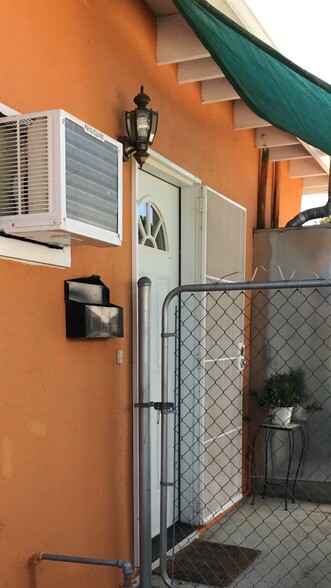 Building Photo - 632 Maria Ave