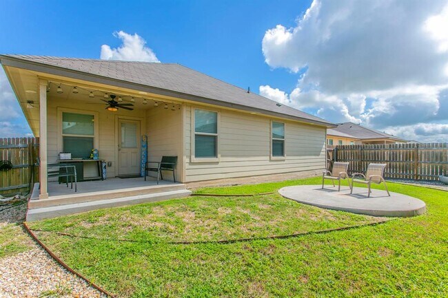 Building Photo - 117 Kinglet Dr