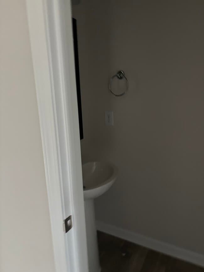 Building Photo - 1057 Field Strip Rd