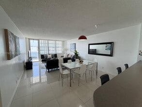Building Photo - 3725 S Ocean Dr