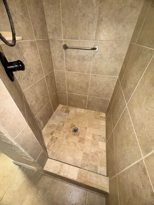Building Photo - 3 Bed 2 Bath in Edmond!