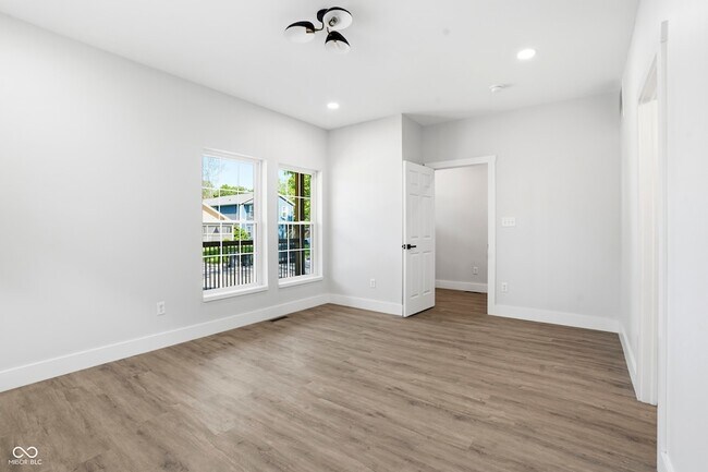 Building Photo - 4623 Rookwood Ave