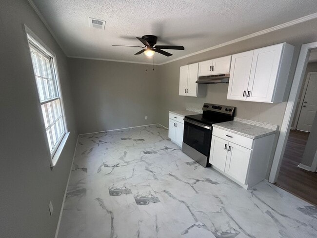 Building Photo - 4539 Bluff Rd