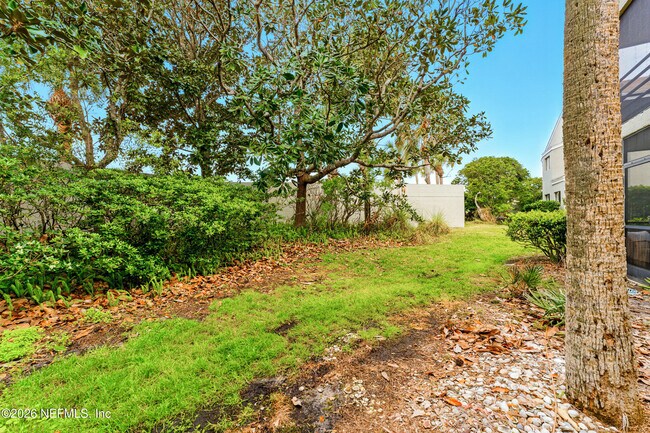 Building Photo - 658 Summer Pl