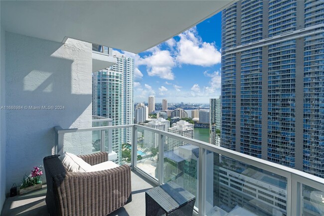 Building Photo - 1060 Brickell Ave