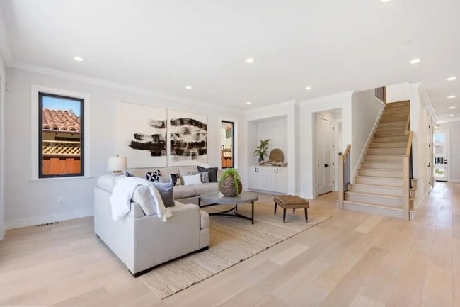 Building Photo - Contemporary Mount Carmel Retreat with Seamless Indoor-Outdoor Living