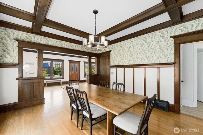 Building Photo - 6314 19th Ave NE