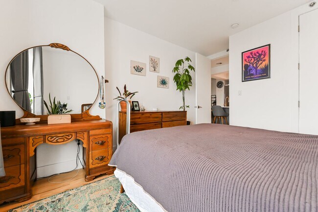 Building Photo - Beautiful 1 Bedroom in Prime Brooklyn with...