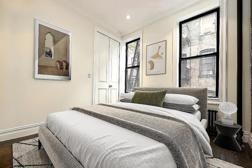 Building Photo - 223 Mott St