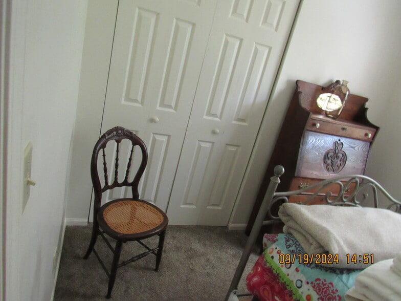 Building Photo - 6452 W Vw Ave