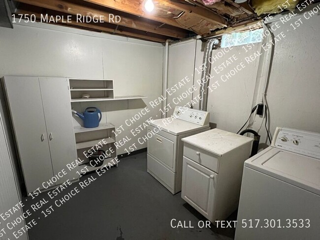 Building Photo - 1750 Maple Ridge Rd