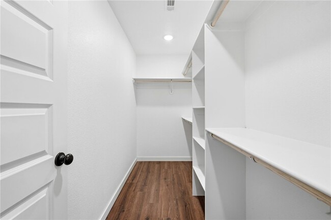 Building Photo - 14 Drew Ln