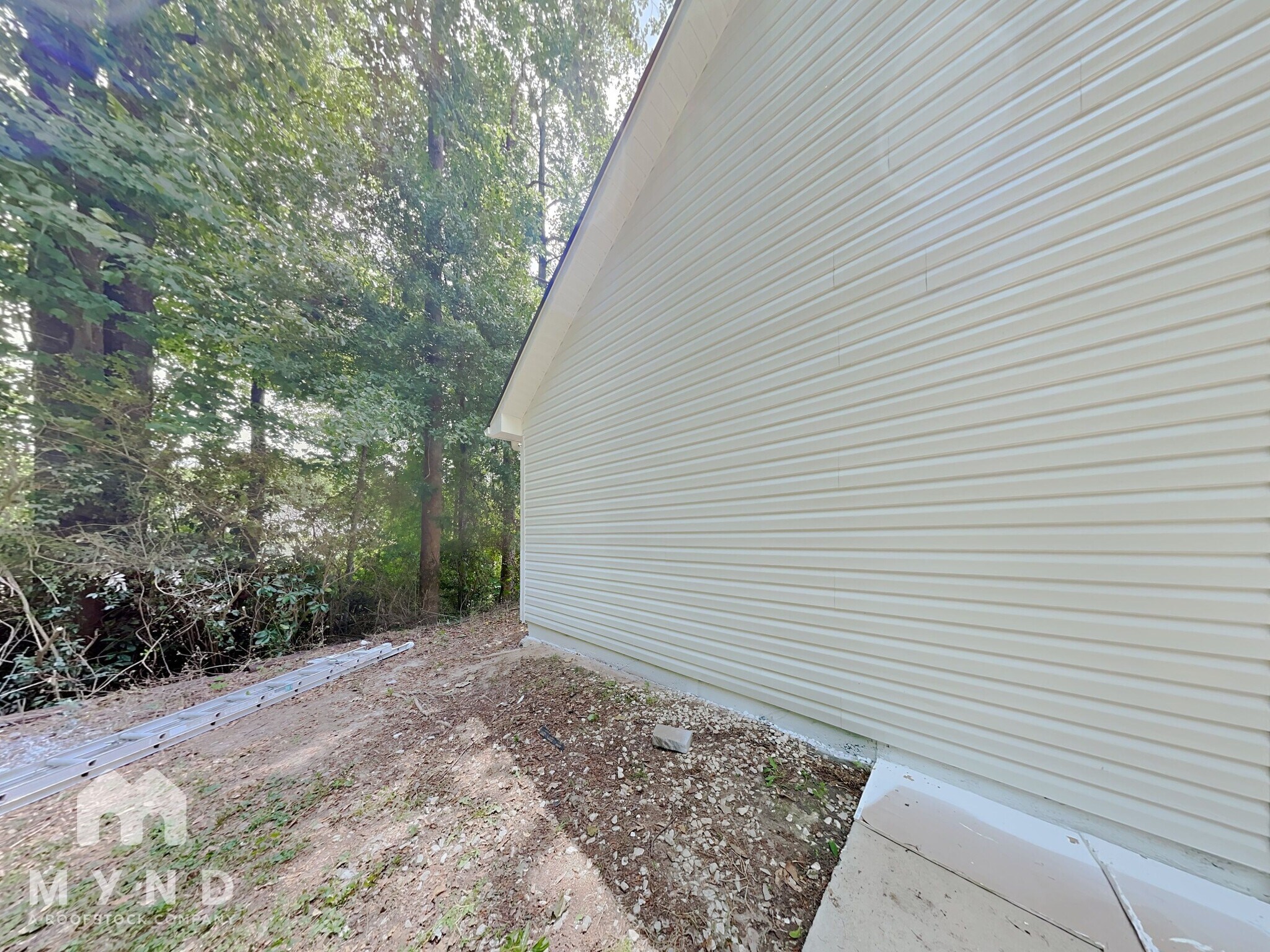 Building Photo - 305 Carter Ave