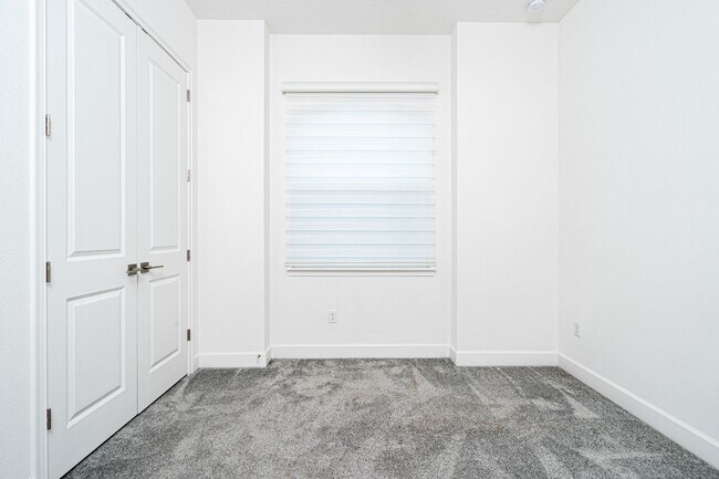 Building Photo - Luxurious Solar Powered 4 Bedroom, 3 Bath Waterfront Home with office & Upgrades Galore!