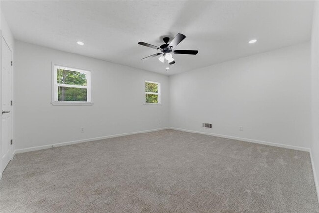 Building Photo - 5081 Hubert Dr