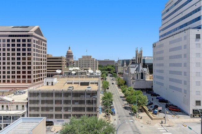 Building Photo - 800 Brazos St