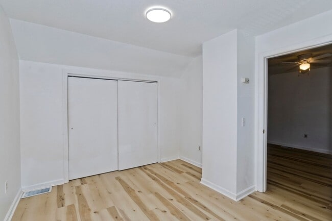 Building Photo - 36 Sheridan St