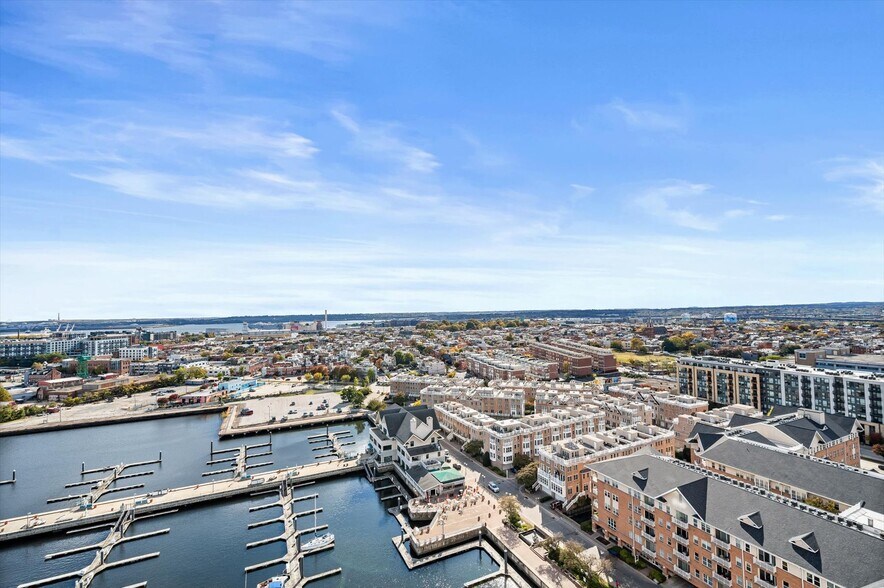 Building Photo - 100 Harborview Dr