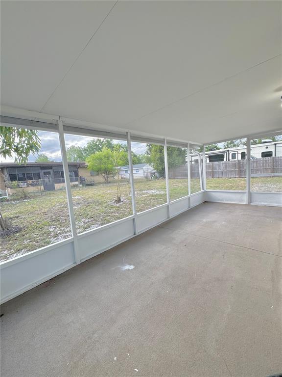 Building Photo - 2336 Nansen Ave