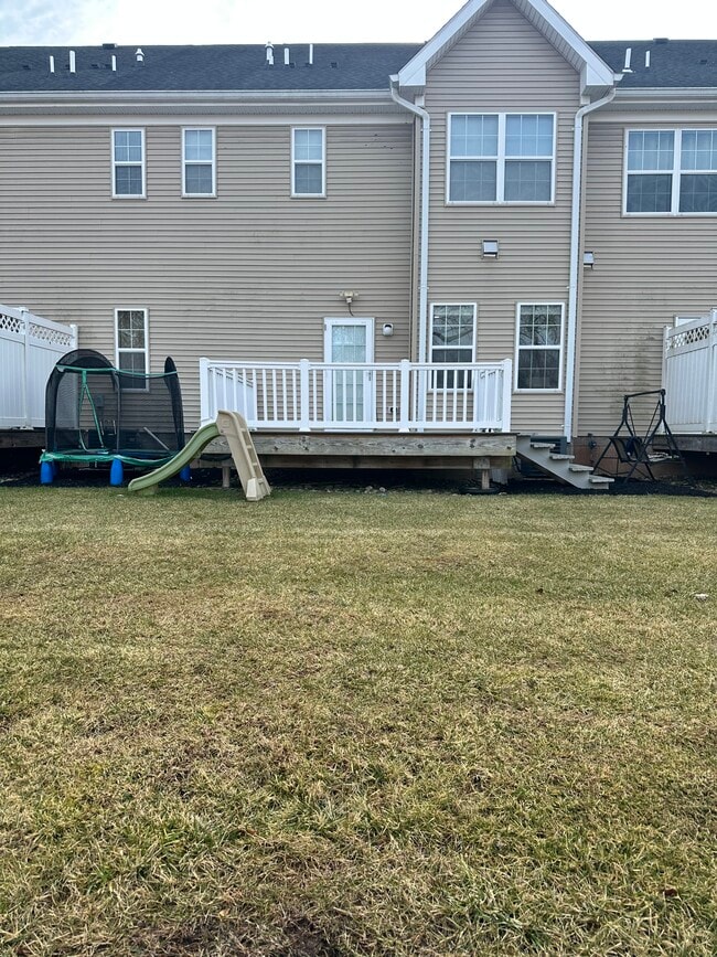 Building Photo - 72 Andrews Way