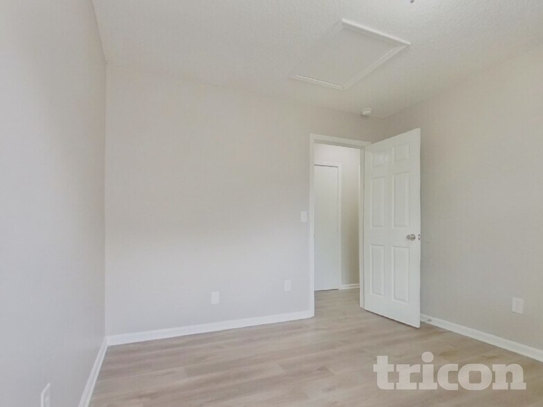 Building Photo - 3 Glen Knoll Ct