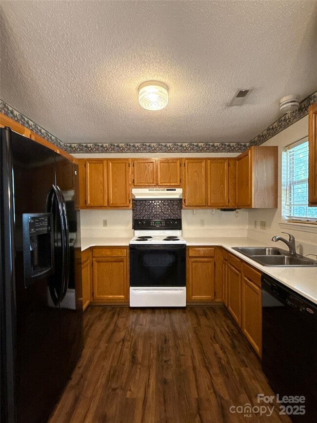 Building Photo - 8600 Lockerbie Ln