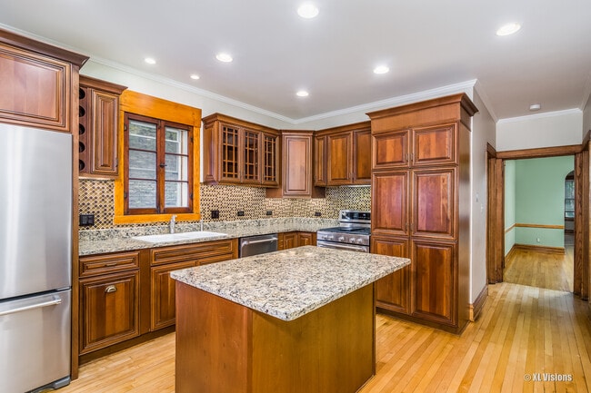 Building Photo - 3826 N Monticello Ave