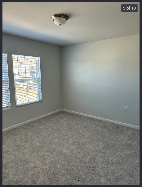 Building Photo - 874 McKenzie Pk Ter