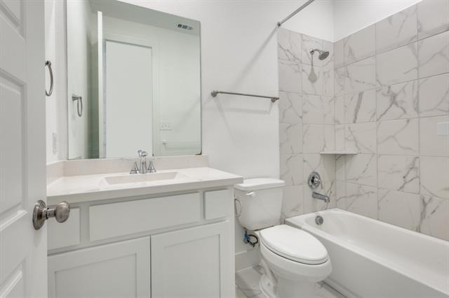 Building Photo - 1704 Hydrangea Ln
