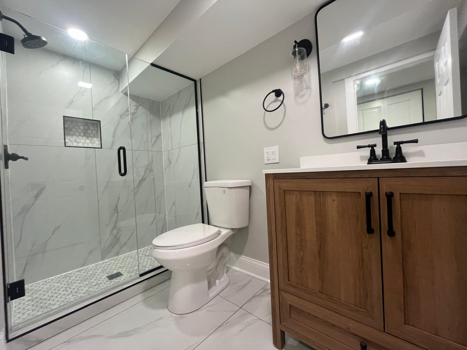 Full Bath - 4317 N Ashland Ave