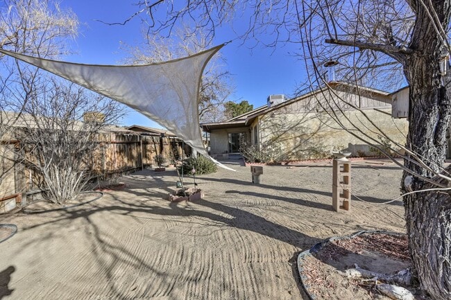 Building Photo - 3 bedroom, 2 bath with large living room and brick fireplace.  Good size kitchen with tons of cab...