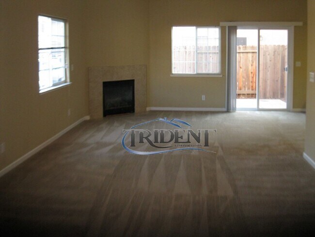 Building Photo - 406 Hetherington Cir