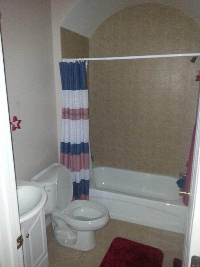 Building Photo - Boundary