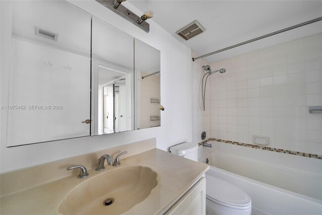 Building Photo - 7601 E Treasure Dr