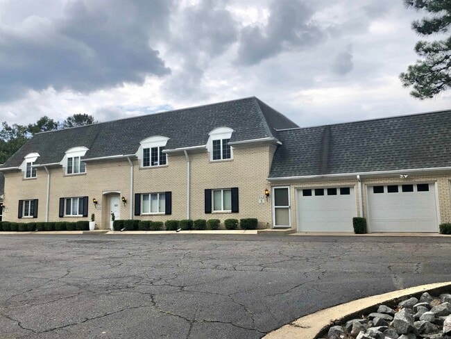 Primary Photo - 501 Belvedere Dr
