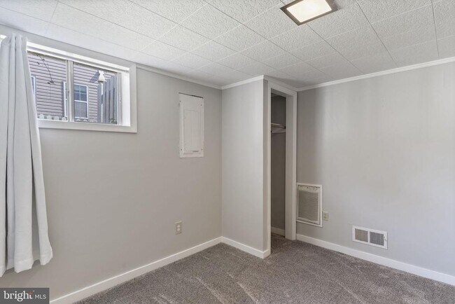 Building Photo - 4023 Poplar St