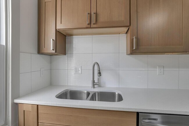 Building Photo - 2486 Findley Ave