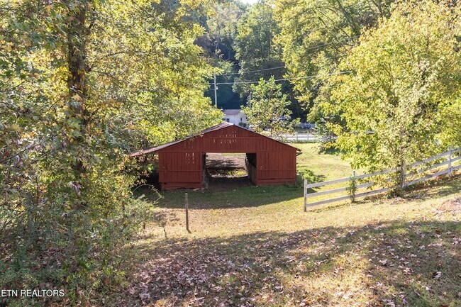 Building Photo - 770 Mahoney Rd