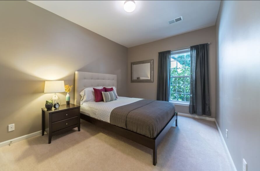 Guest bedroom - 3216 Margellina Dr