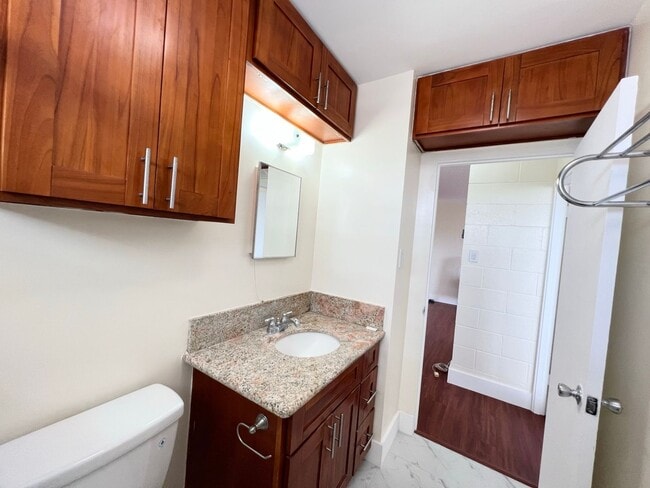 Building Photo - 1335 Wilder Ave