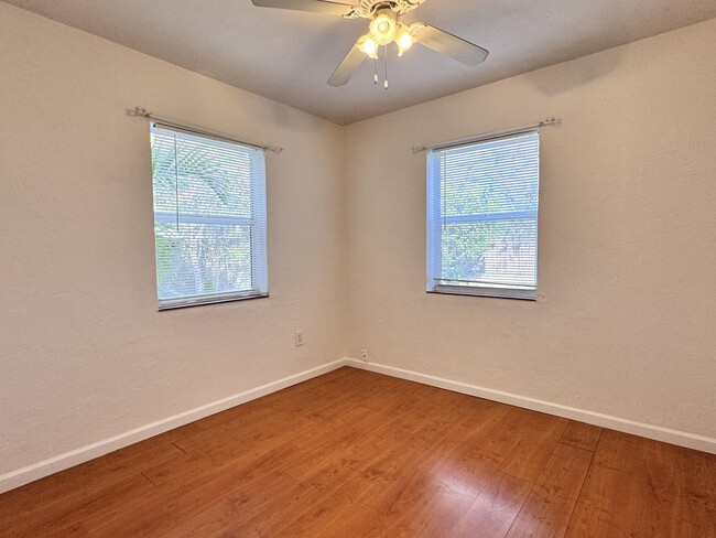 Building Photo - 3012 Glenwood Rd