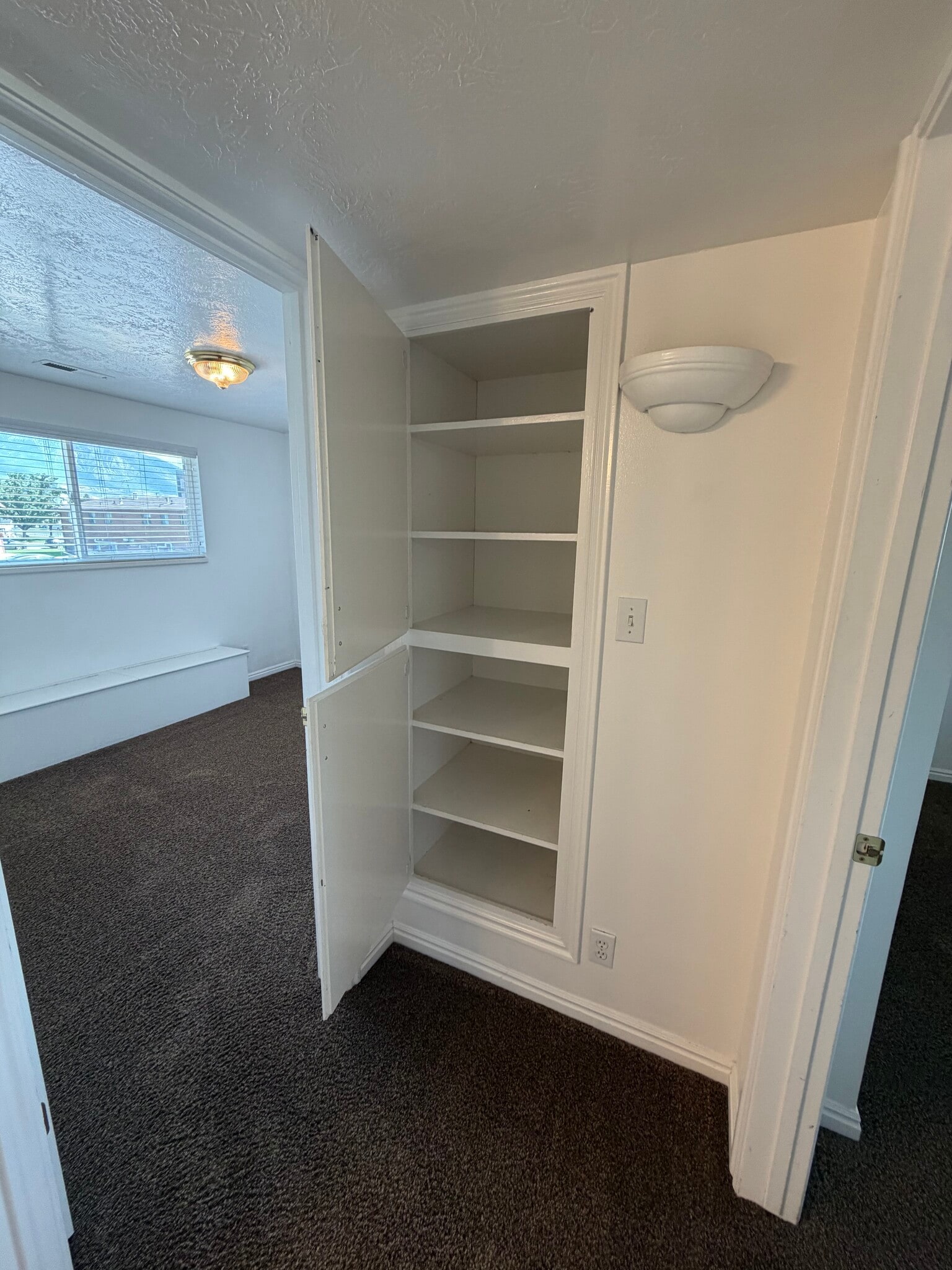Building Photo - 367 E 1500 S