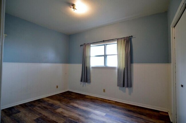 Building Photo - 2802 Co Rd 291