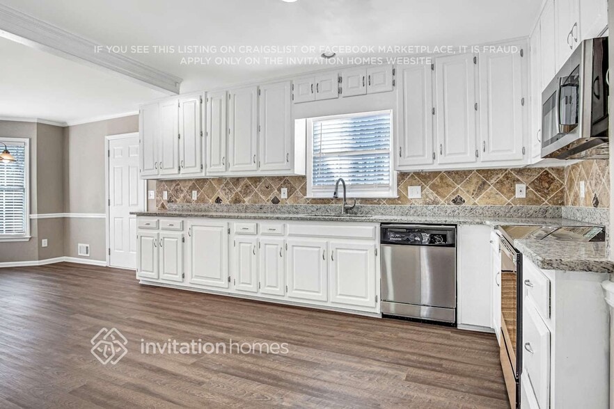 Building Photo - 2717 Horseshoe Creek Dr