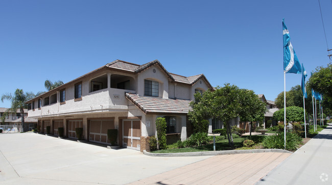 Building Photo - Charter Oaks