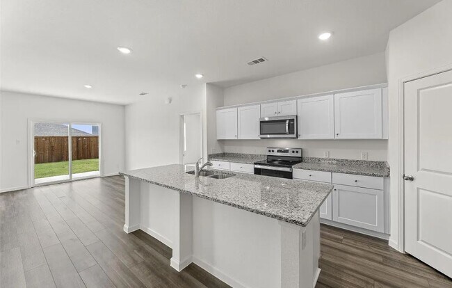 Building Photo - 1821 Sandlin Dr