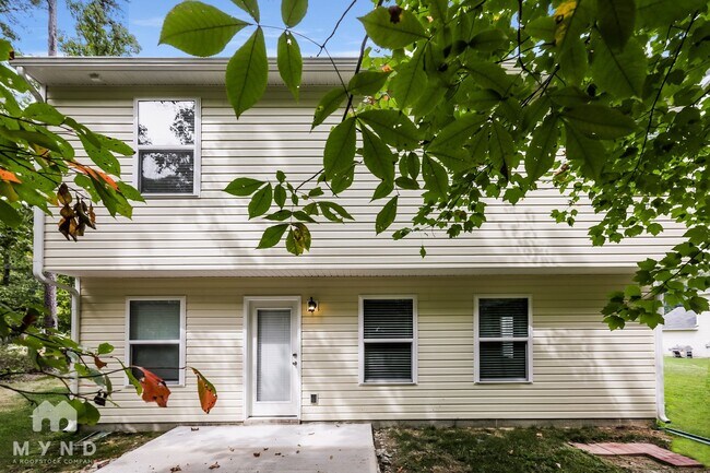 Building Photo - 623 Hunley St