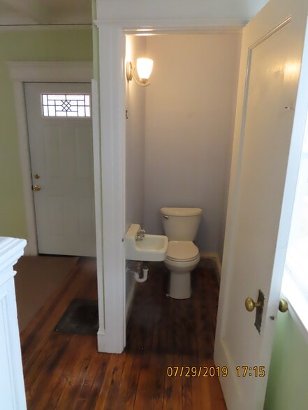 1st.fl bathroom - 920 Ackerman Ave