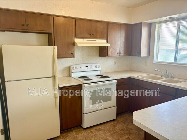 Building Photo - 1428 W 300 N